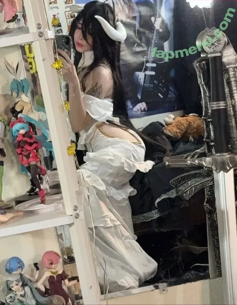 ashisbees nude photo #0393 (iamb33s)