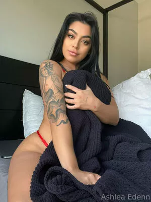 ashleasoffline / lifeoffcedarlayne nude photo #0067