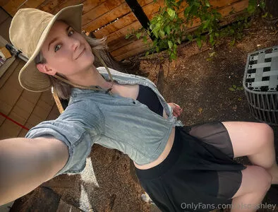 Ashley Barron / AlsoAshley / alsoashleyb nude photo #1835