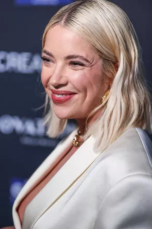 Ashley Benson / AshBenzo / ashley_benson1 / ashleybenson nude photo #0164