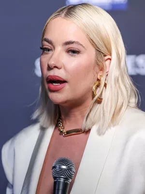 Ashley Benson / AshBenzo / ashley_benson1 / ashleybenson nude photo #0165