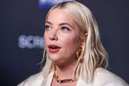 Ashley Benson / AshBenzo / ashley_benson1 / ashleybenson nude photo #0172