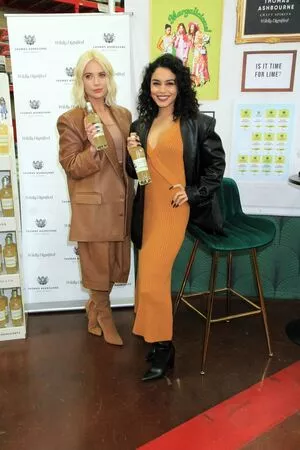 Ashley Benson / AshBenzo / ashley_benson1 / ashleybenson nude photo #0183