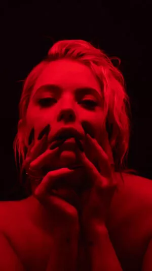 Ashley Benson / AshBenzo / ashley_benson1 / ashleybenson nude photo #0224