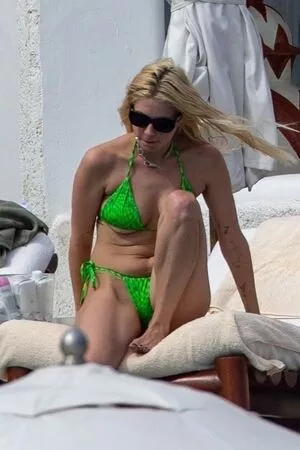 Ashley Benson / AshBenzo / ashley_benson1 / ashleybenson nude photo #0226