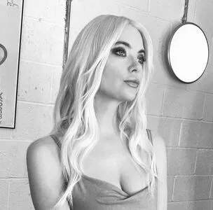 Ashley Benson / AshBenzo / ashley_benson1 / ashleybenson nude photo #0346