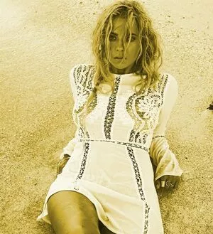 Ashley Benson / AshBenzo / ashley_benson1 / ashleybenson nude photo #0352