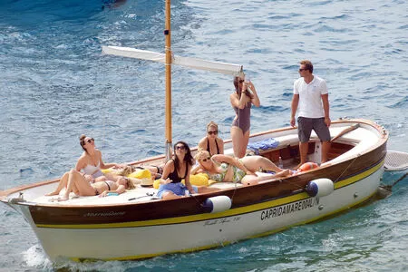 Ashley Benson / AshBenzo / ashley_benson1 / ashleybenson nude photo #0387