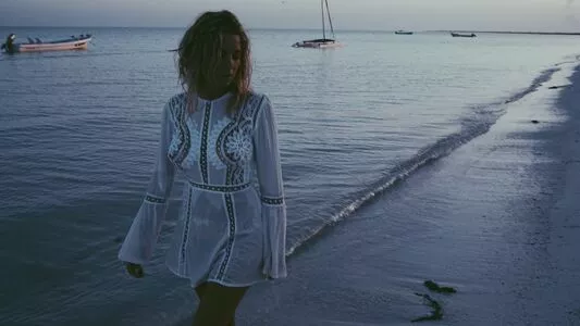 Ashley Benson / AshBenzo / ashley_benson1 / ashleybenson nude photo #0392