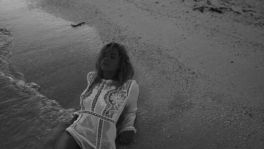 Ashley Benson / AshBenzo / ashley_benson1 / ashleybenson nude photo #0393