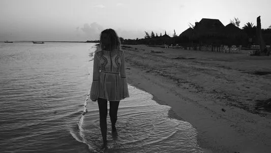 Ashley Benson / AshBenzo / ashley_benson1 / ashleybenson nude photo #0397