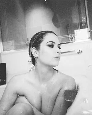 Ashley Benson / AshBenzo / ashley_benson1 / ashleybenson nude photo #0484