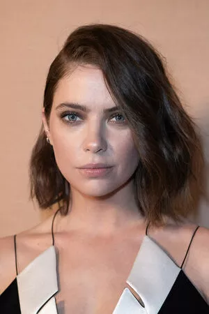 Ashley Benson / AshBenzo / ashley_benson1 / ashleybenson nude photo #0638