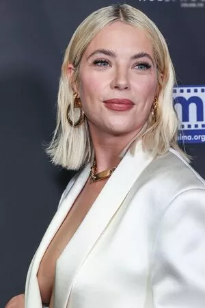 Ashley Benson / AshBenzo / ashley_benson1 / ashleybenson nude photo #0922