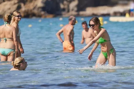 Ashley Benson / AshBenzo / ashley_benson1 / ashleybenson nude photo #0996