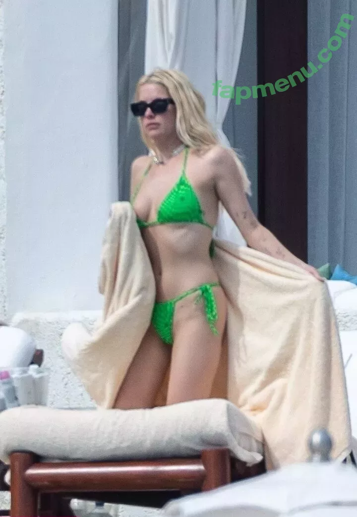 Ashley Benson nude photo #0225 (AshBenzo / ashley_benson1 / ashleybenson)