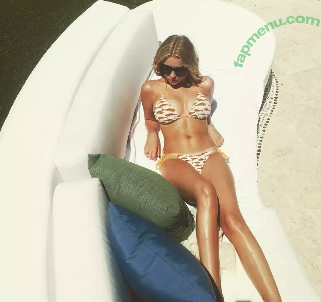 Ashley Benson nude photo #0342 (AshBenzo / ashley_benson1 / ashleybenson)