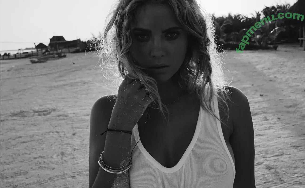 Ashley Benson nude photo #0408 (AshBenzo / ashley_benson1 / ashleybenson)