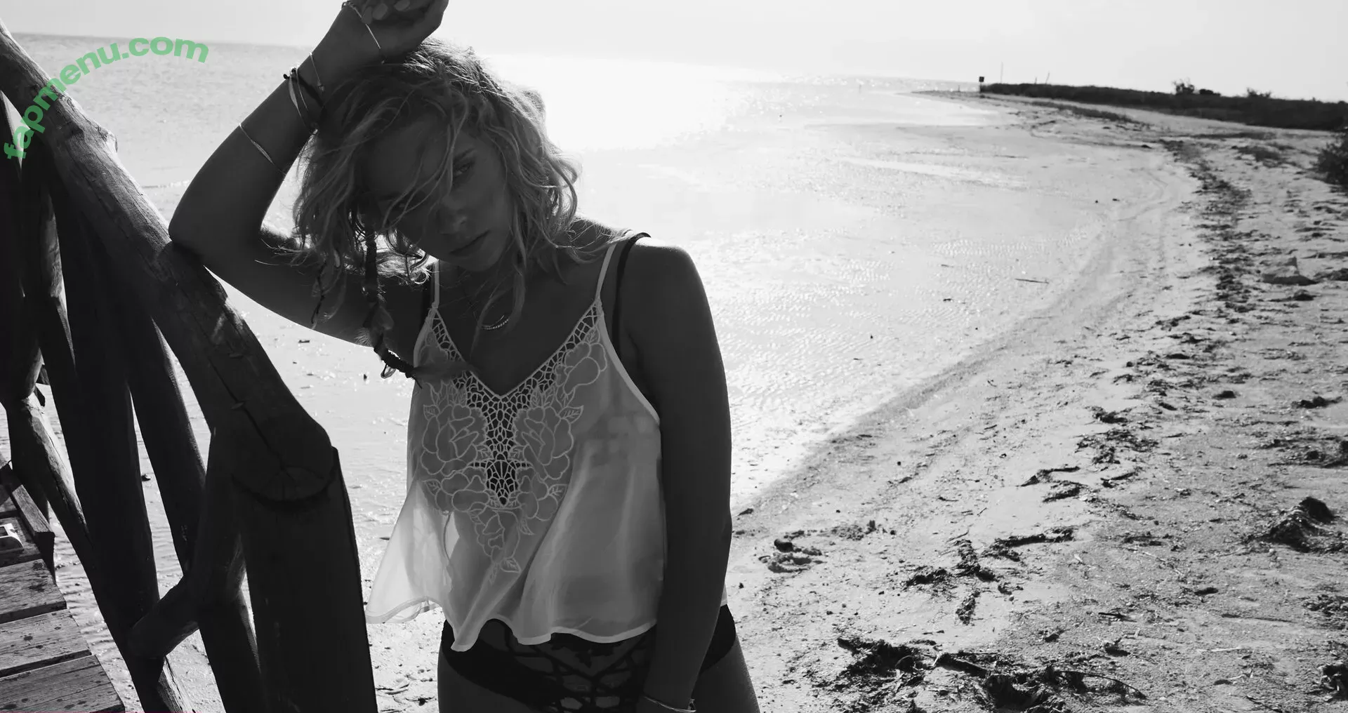 Ashley Benson nude photo #0411 (AshBenzo / ashley_benson1 / ashleybenson)