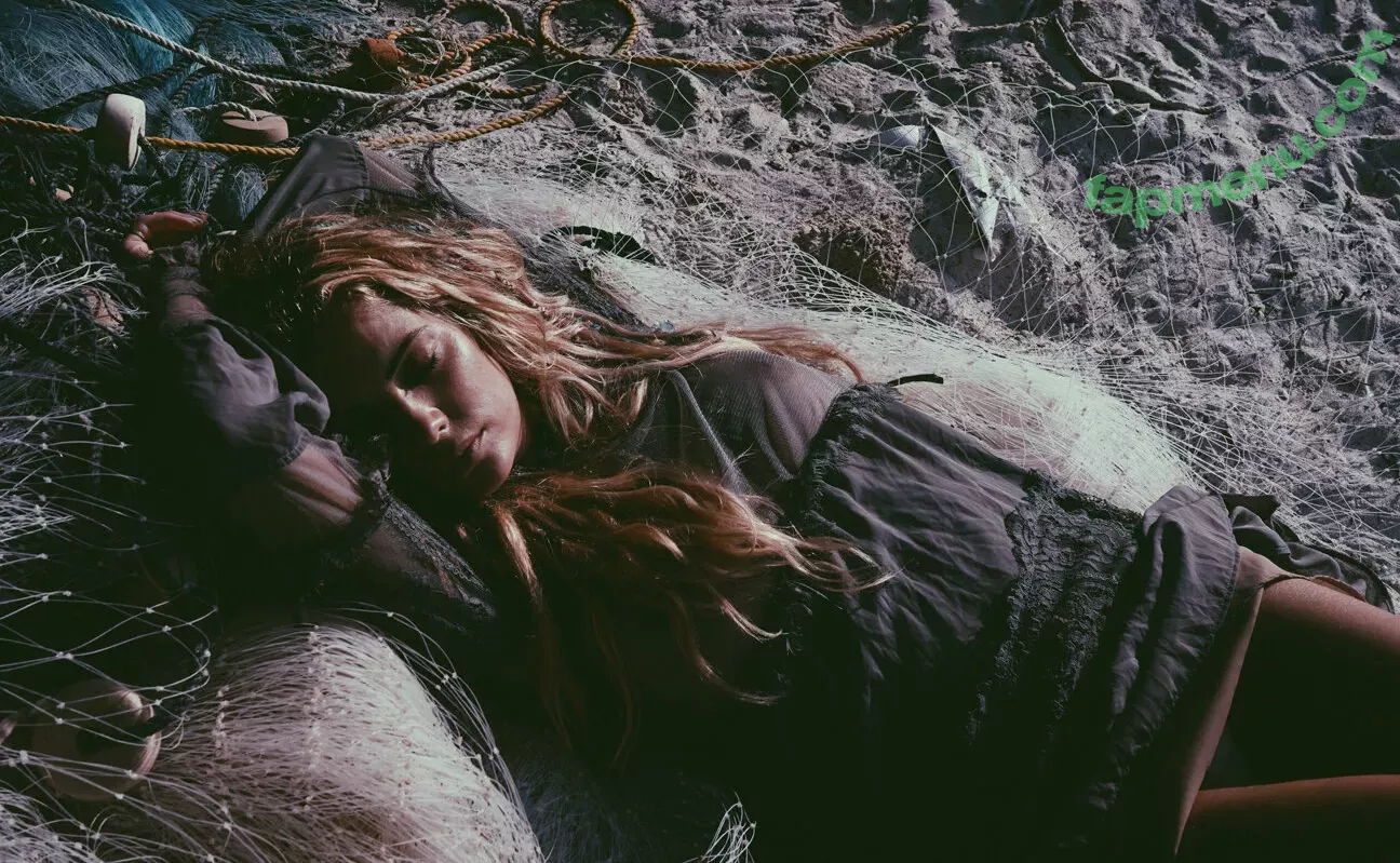 Ashley Benson nude photo #0414 (AshBenzo / ashley_benson1 / ashleybenson)