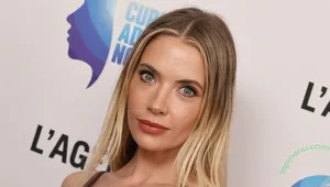 Ashley Benson / AshBenzo / ashley_benson1 / ashleybenson nude photo #1368