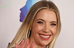 Ashley Benson / AshBenzo / ashley_benson1 / ashleybenson nude photo #1377