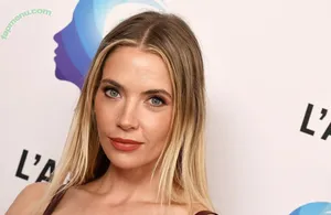 Ashley Benson / AshBenzo / ashley_benson1 / ashleybenson nude photo #1399