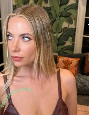 Ashley Benson / AshBenzo / ashley_benson1 / ashleybenson nude photo #1402