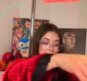 Ashley G / ashgonwild nude photo #0001