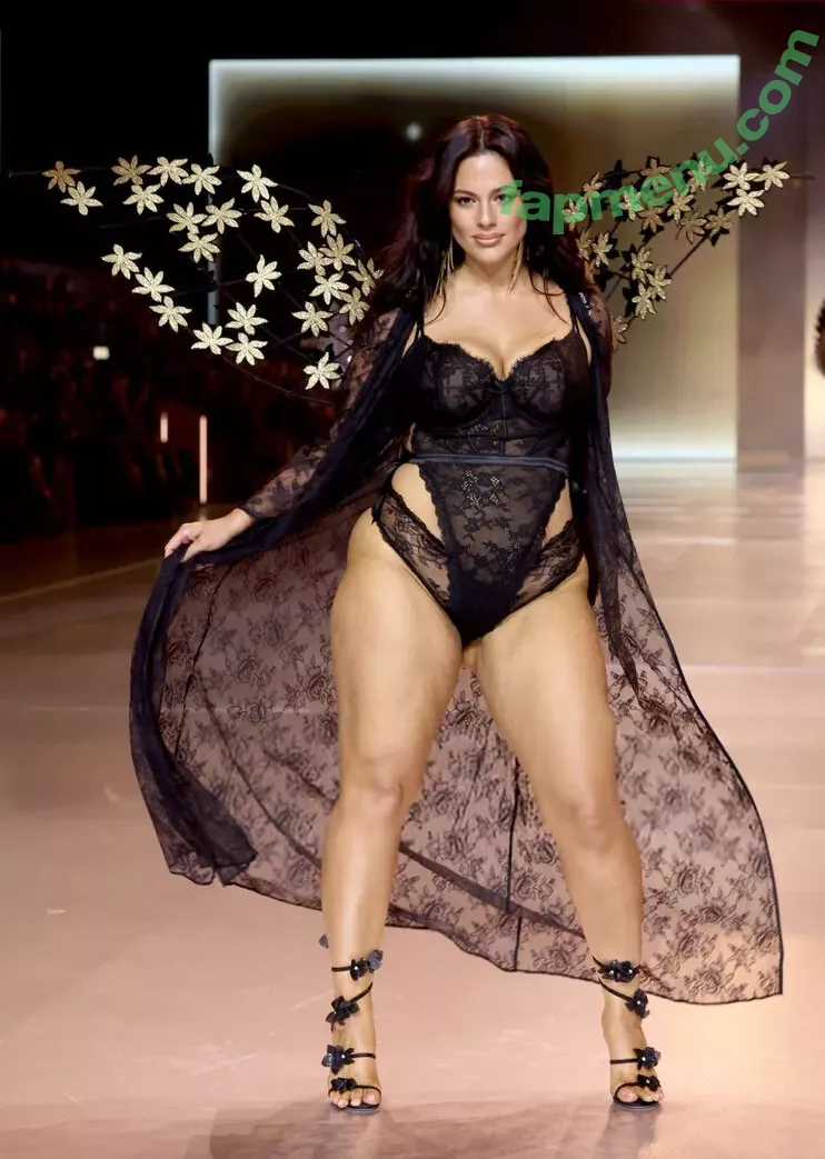 Ashley Graham nude photo #1349 (AshleyGraham / ashley-graham / theashleygraham)