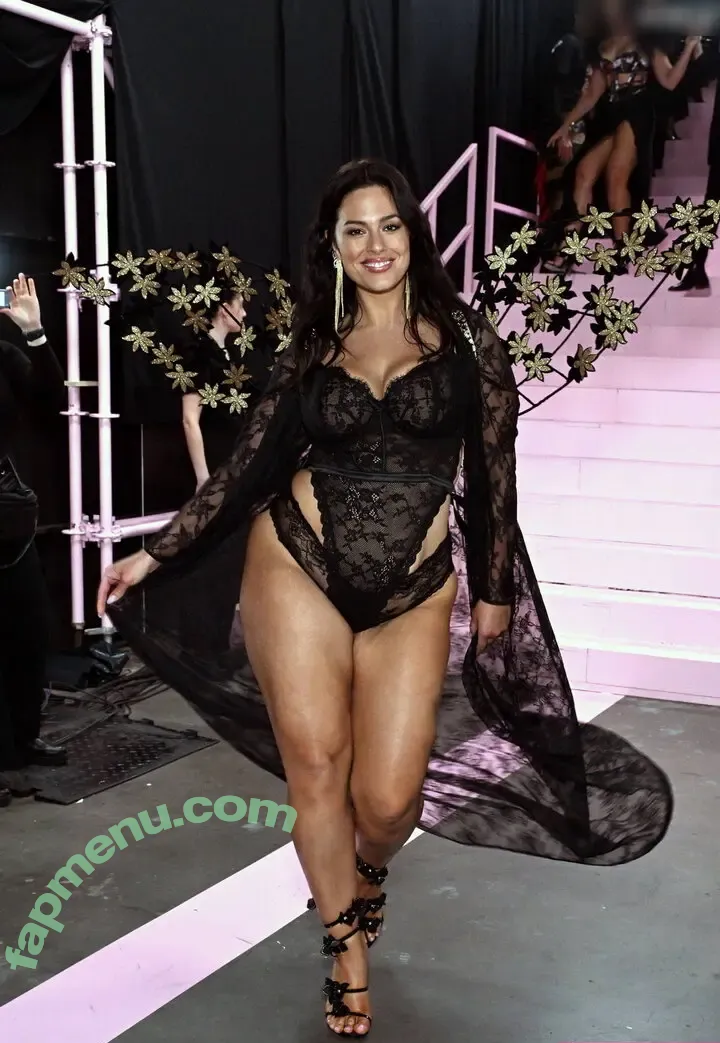 Ashley Graham nude photo #1548 (AshleyGraham / ashley-graham / theashleygraham)