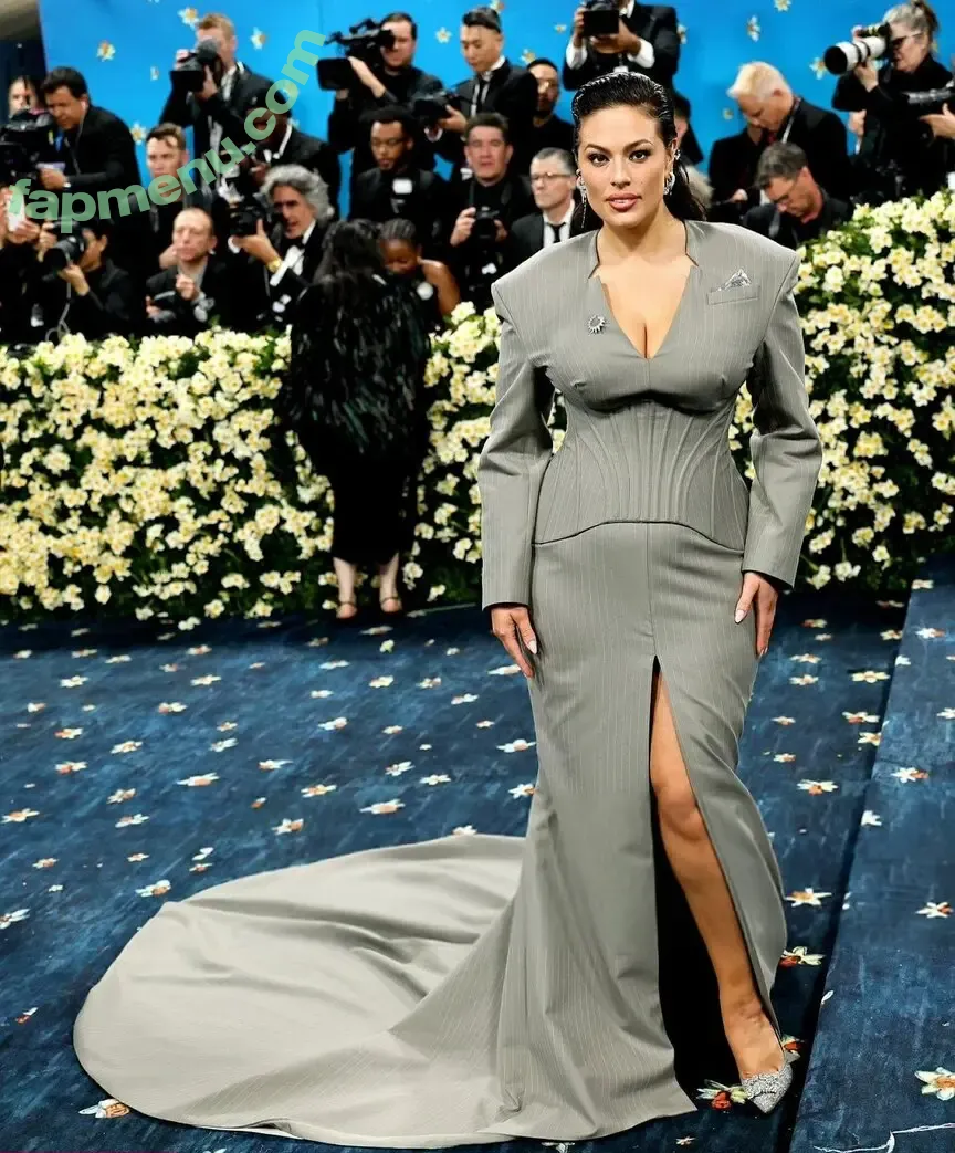 Ashley Graham nude photo #1718 (AshleyGraham / ashley_2020xxx / theashleygraham)