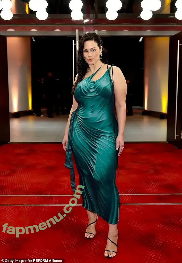 Ashley Graham nude photo #1820 (AshleyGraham / ashley_2020xxx / theashleygraham)