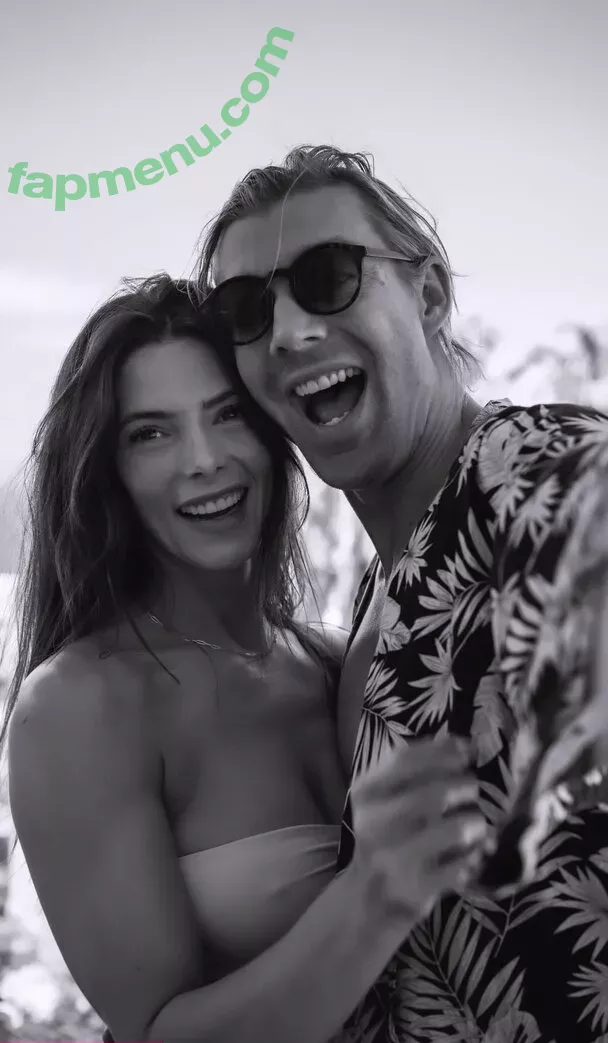 Ashley Greene nude photo #0381 (ashgreeny / ashleygreene)