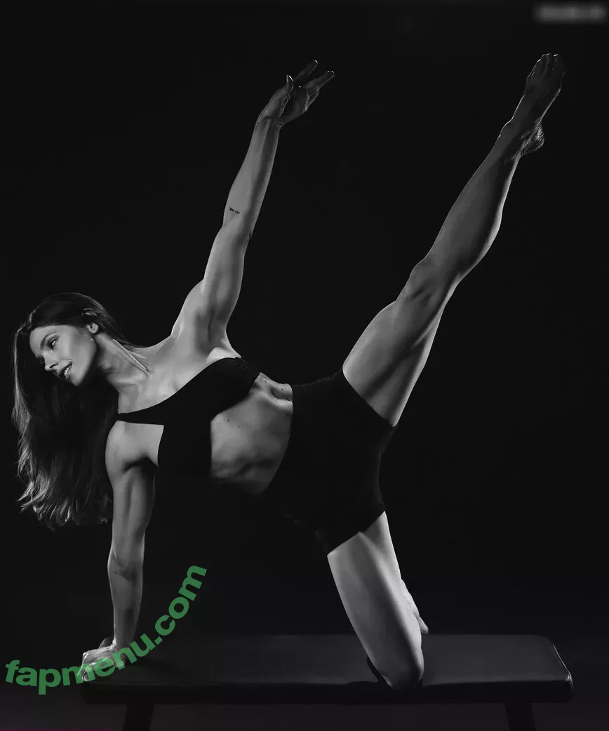 Ashley Greene nude photo #0391 (ashgreeny / ashleygreene)