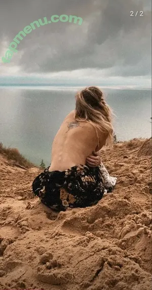 Ashley O Johnson / aye_o_j / bAeJ777 / thriftiehippiee bAe J / u226127995 nude photo #0001