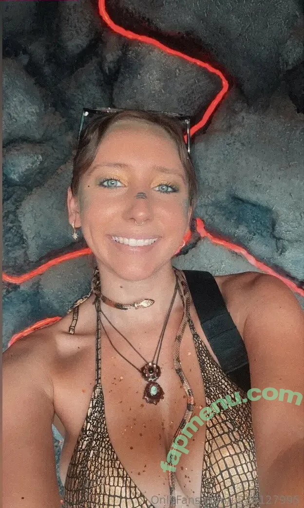 Ashley O Johnson nude photo #0002 (aye_o_j / bAeJ777 / thriftiehippiee bAe J / u226127995)