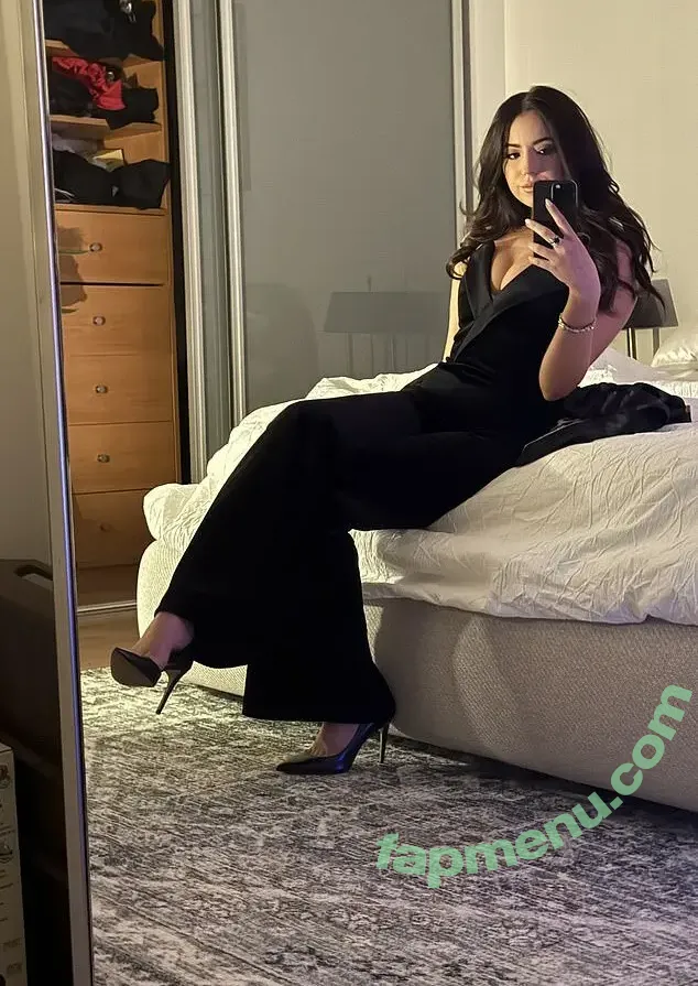 Ashley St Clair nude photo #0065 (ashleysinclair0 / ashstclair / sexlaptop / stclairashley)