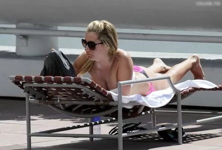 Ashley Tisdale / ashleytisdale nude photo #0382