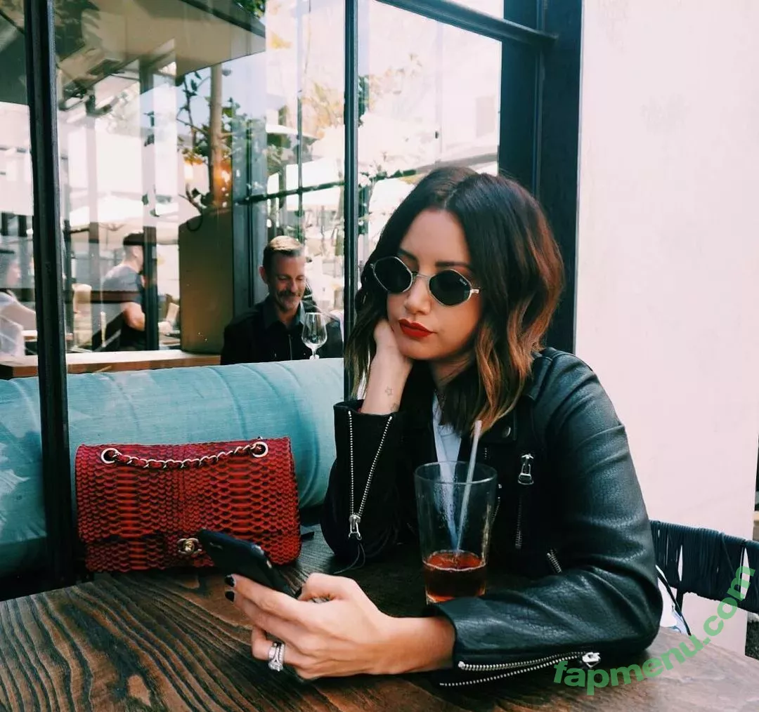 Ashley Tisdale nude photo #0083 (ashleytisdale / yummyyardie)