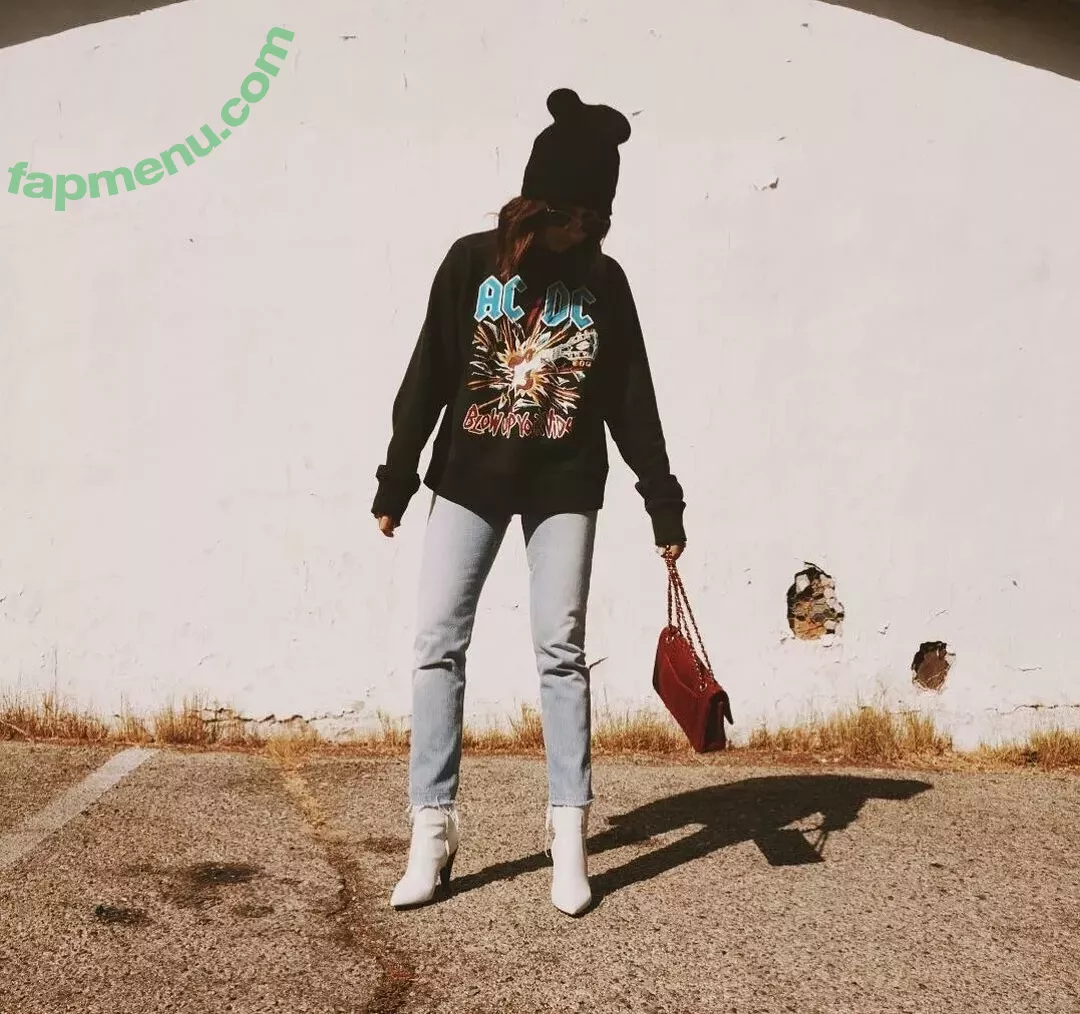 Ashley Tisdale nude photo #0091 (ashleytisdale / yummyyardie)