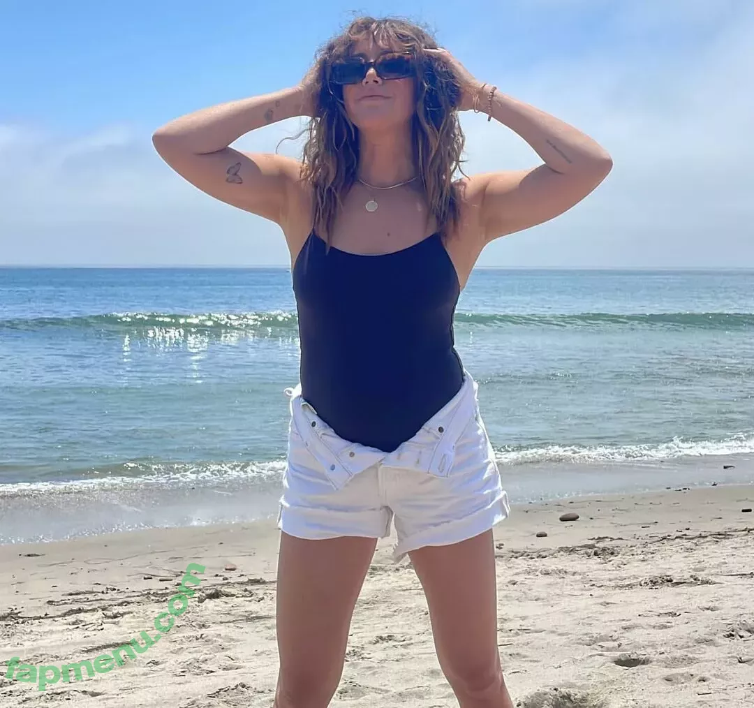 Ashley Tisdale nude photo #0132 (ashleytisdale / yummyyardie)