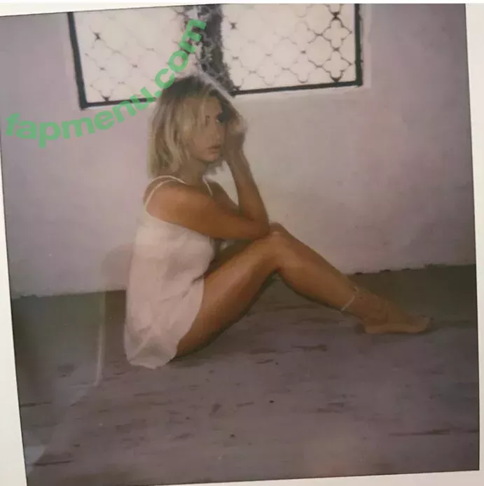 Ashley Tisdale nude photo #0205 (ashleytisdale / yummyyardie)