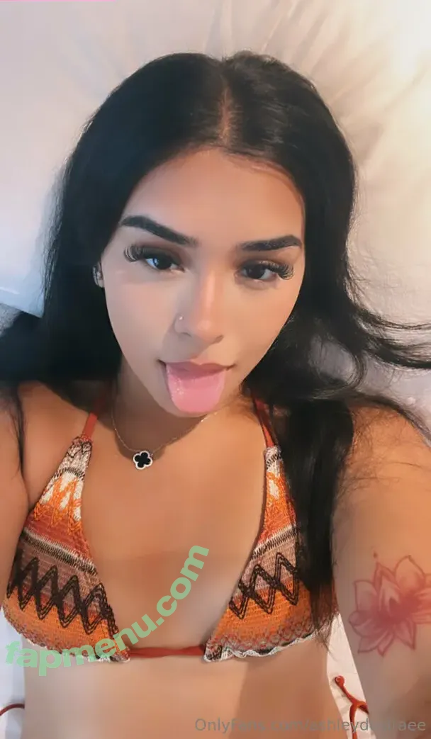 ashleydesiraee nude photo #0003 (ashleydesiraee)