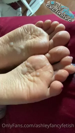 Ashleyfancy / ashleyfancyfeet / ashleyfancyfetish / highlyemotive nude photo #0150