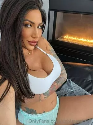 ashleysukfuk / valzzies nude photo #1012