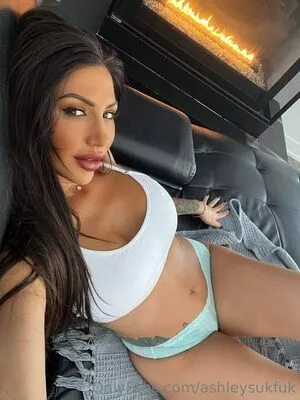 ashleysukfuk / valzzies nude photo #1014