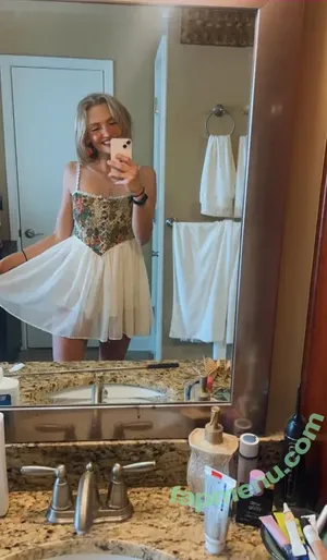 ashleyyy597 / ashleyyyreyyy nude photo #0202