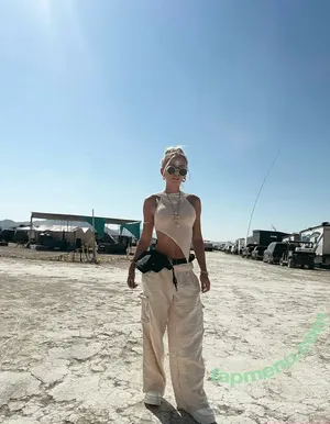 Ashlyn Sharp / blondie_ashlynnn nude photo #1088