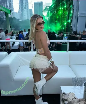 Ashlyn Sharp / blondie_ashlynnn nude photo #1180